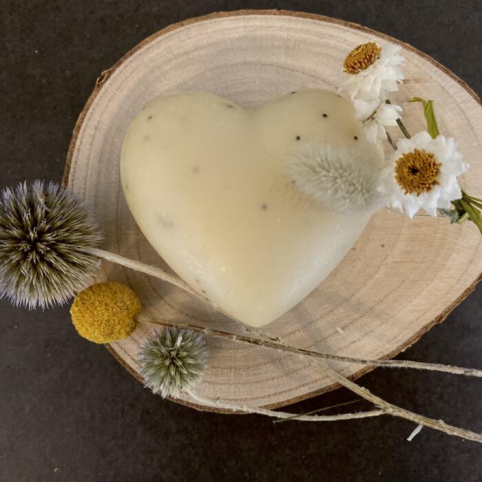 Roman Chamomile, Orange and Bergamot with Blue Poppy Seeds (Chubby Heart)