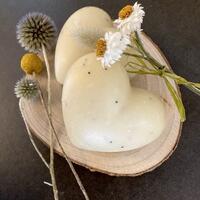 Roman Chamomile, Orange and Bergamot with Blue Poppy Seeds (Chubby Heart)