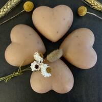 Rose Geranium, Sweet Orange and Patchouli (chubby heart)
